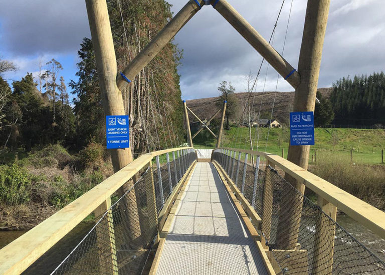 FRP mini mesh grating cycle trail swing bridge