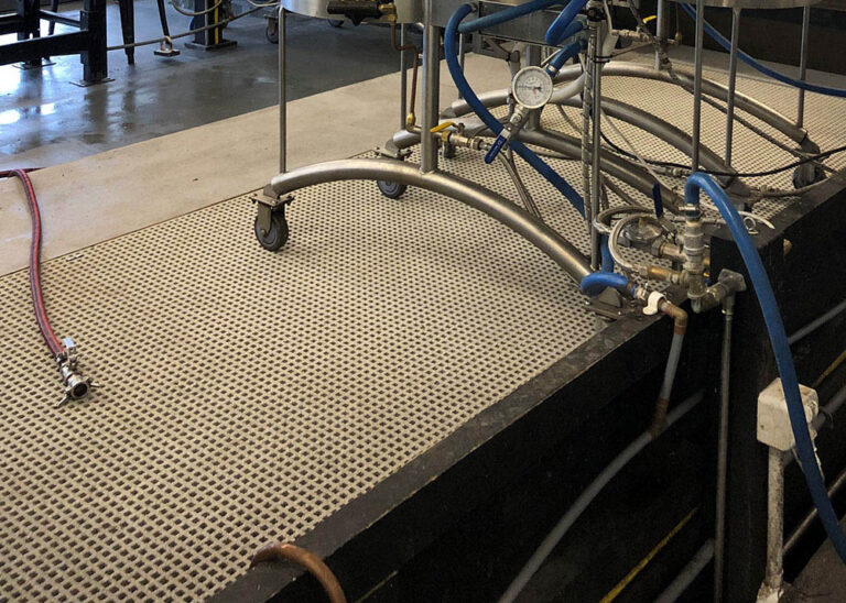 FRP mini mesh grating platform brewery floor.