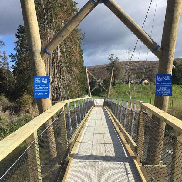 Swing bridge using FRP mini mesh grating.
