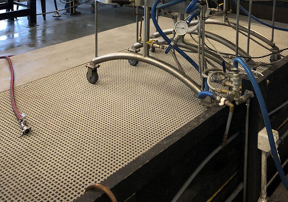 FRP mini mesh grating platform brewery floor.